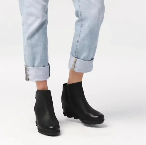 Sorel Women's Joan Of Arctic Black Leather Wedge Zip Bootie Waterproof Size 10 - Picture 1 of 16